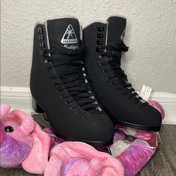 Jackson Mystique Women's Black Ice Skates - Picture 1 of 6